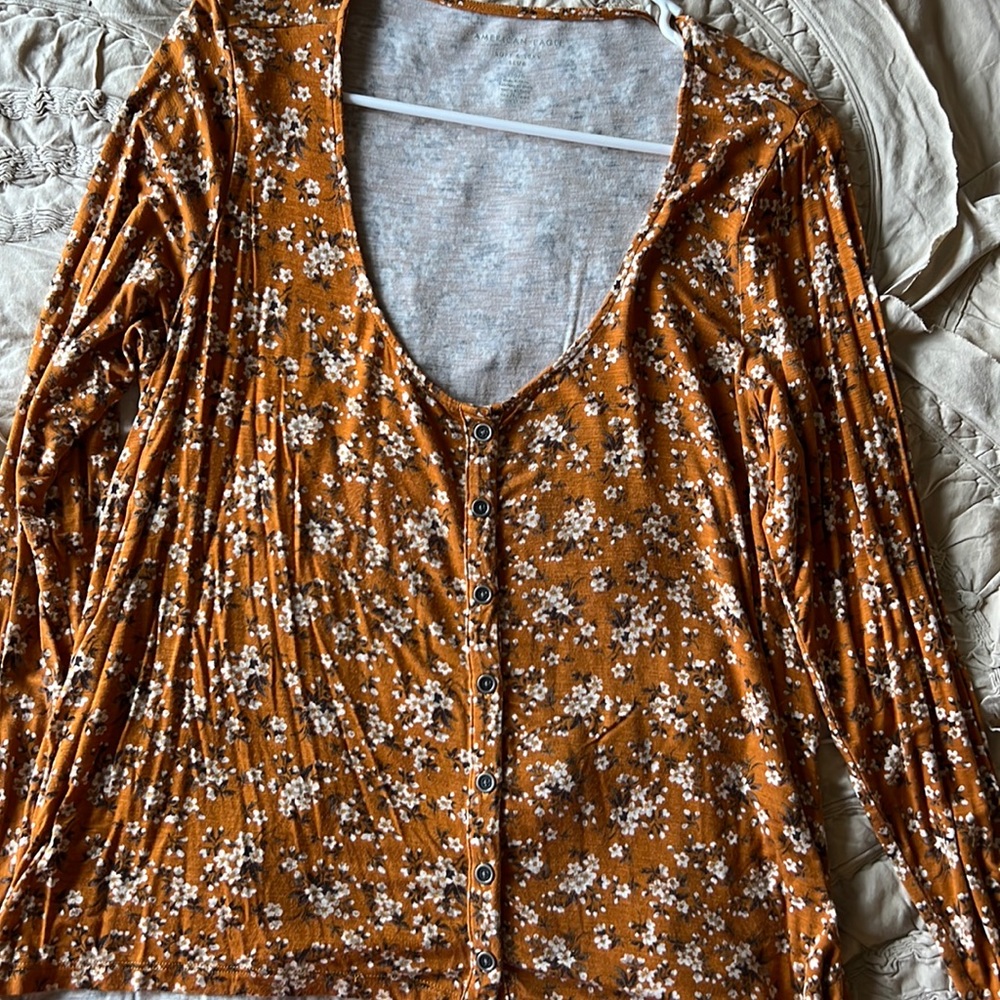 American Eagle Floral Long Sleeve